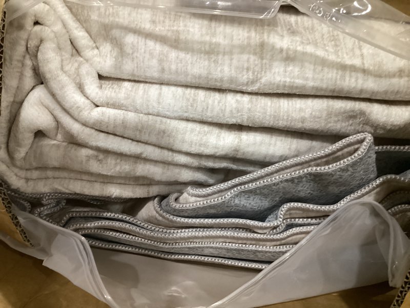Condition photo showing Good Condition for valenrug area rugs 9x12 living room - stain resistant 9x12 area rugs for living room, non slip backing printed rugs for bedroom, folable machine washable rugs (9'x12', beige)