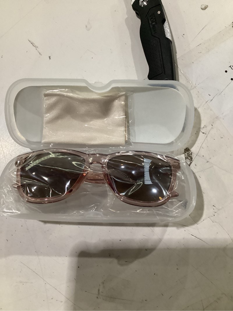 Condition photo showing Good Condition for progressive reading sunglasses for women and men spring hinges multifocal readers sunglasses uv400 protection light brown 1.5 x