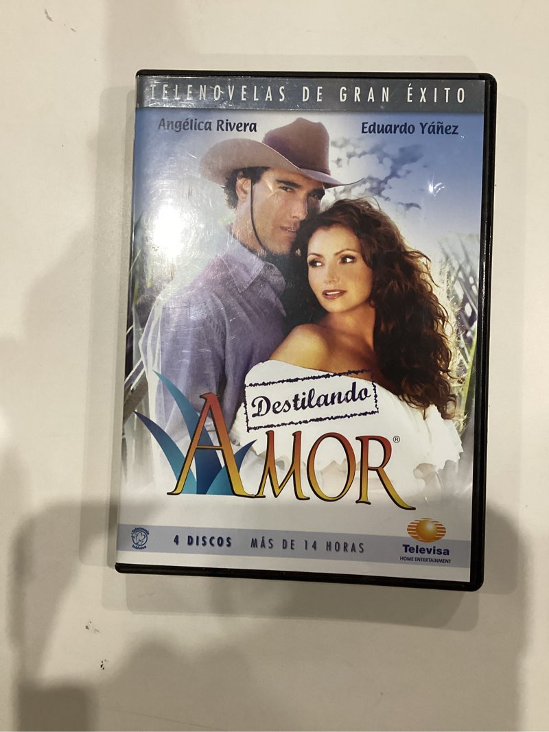 Condition photo showing As Is for Destilando Amor