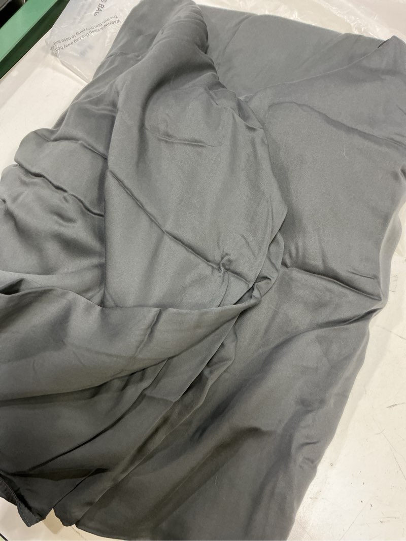 Condition photo showing Good Condition for quince, bamboo duvet cover/charcoal/full/queen