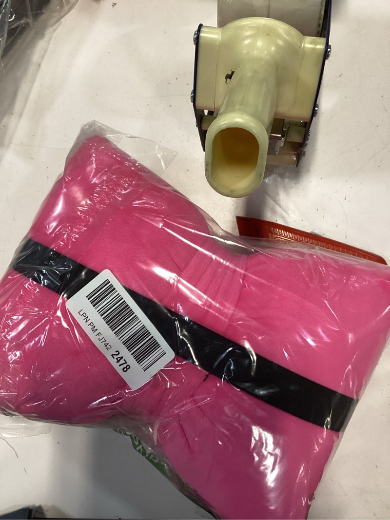 Condition photo showing New/Like New for 2 PCS Charming Bowknot Pillows Car Seat Neck Rest Pillow, Car Headrest Neck Cushion Pillows, Sleeping Travel Headrest Support Neck Pillow, Pink Car Accessories for Women