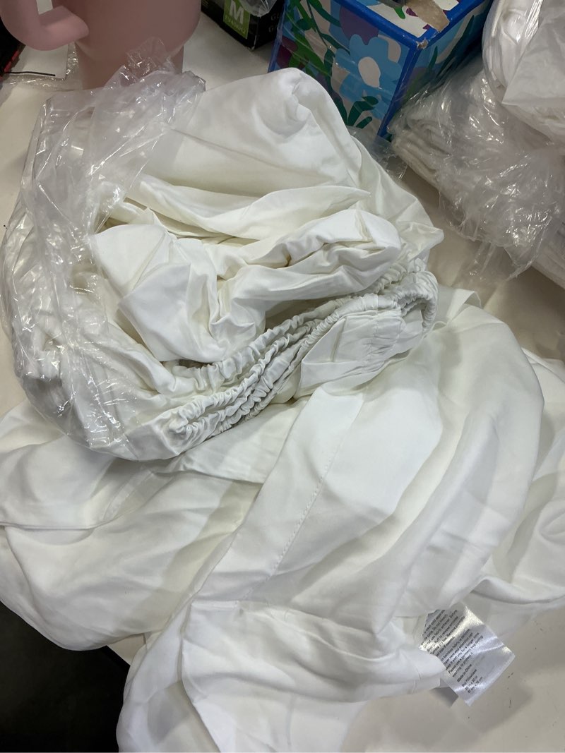 Condition photo showing Good Condition for bamboo fitted sheet set, queen, white