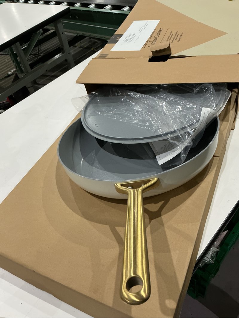 Condition photo showing Good Condition for mm ceramic jumbo cooker 5.5-quart (cream)