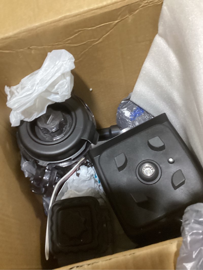 Condition photo showing Good Condition for aeitto blenders for kitchen with 1800w motor, 68oz. large capacity, 2-in-1 blender & grinder combo, bpa-free countertop professional blender for smoothies, ice crush, frozen drinks, silver silver 68oz