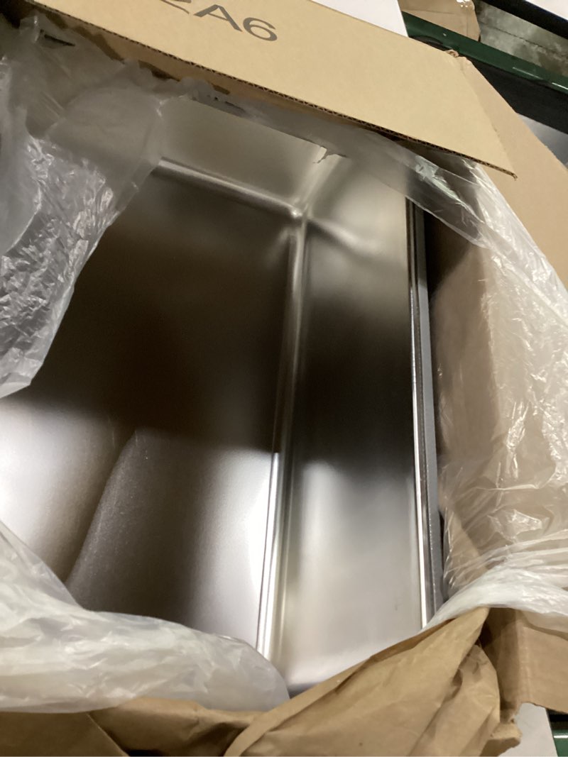 Condition photo showing Good Condition for stainless steel cat litter box with high sides,jumbo xl extra large metal kitty litter pan,low entry cat box for indoor kittens & big cats,non sticky,non-slip bottom,easy to clean (l) l: 23.6 × 15.7 × 7.8 in