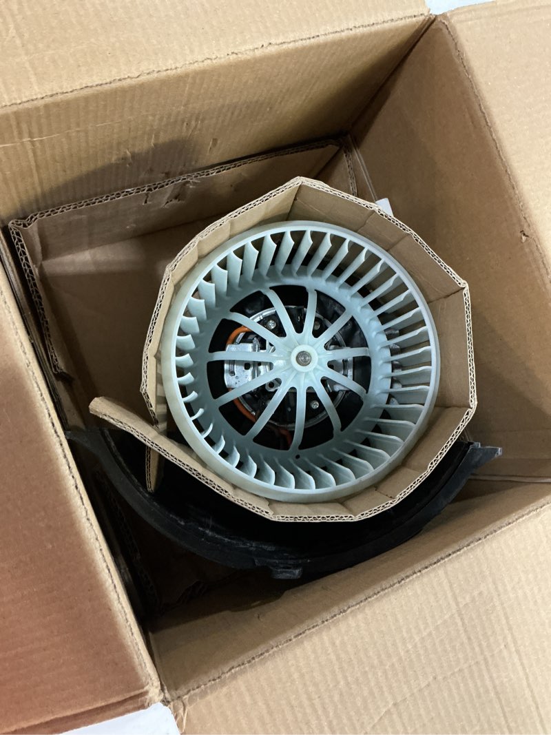 Condition photo showing Good Condition for front side blower motor fits for 2007 2008 2009 2010 2011 2012 2013 2014 2015 audi q7, 2003-2014 porsche cayenne, 2004-2010 vw touareg porsche cayenne ac heater blower motor with fan replaces# 700262