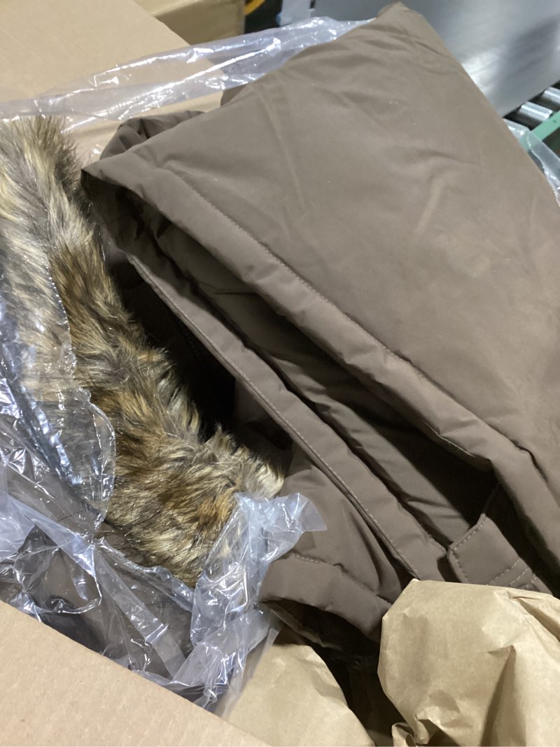 Condition photo showing Good Condition for THE NORTH FACE Men's McMurdo Parka Waterproof Winter Jacket, 600 Fill Waterfowl Down Insulation, Adjustable 3 Piece Hood Medium Smokey Brown