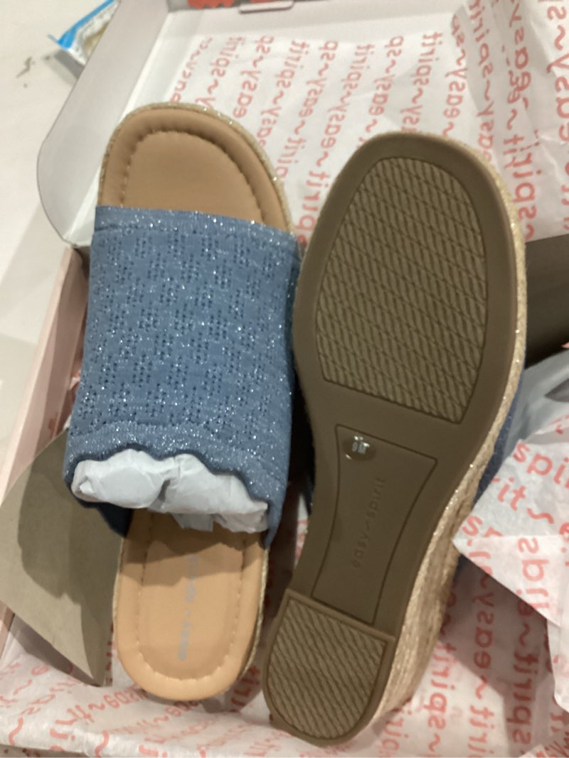 Condition photo showing New/Like New for Easy Spirit Shanice Women's Sandal 9 Blue-silver