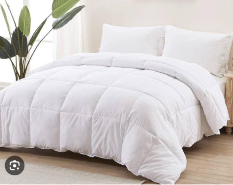 White duvet insert (similar to stock photo)(unknown size)