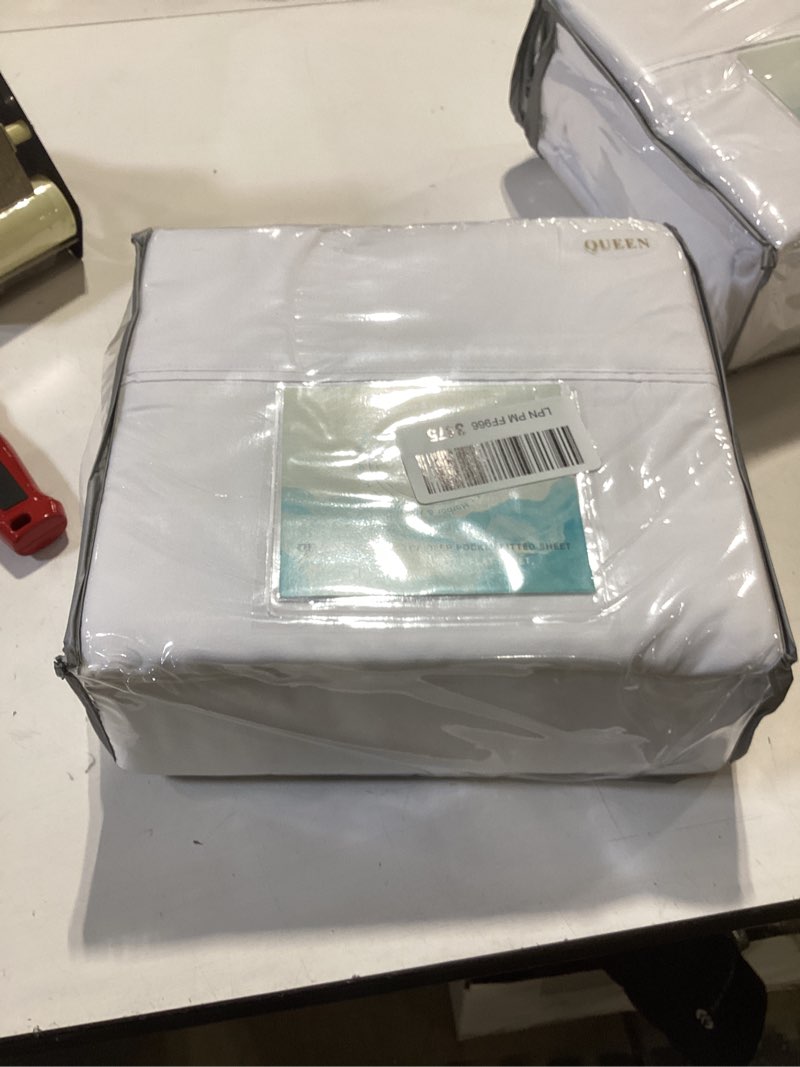 Condition photo showing New/Like New for Hearth & Harbor Extra Deep Pocket Queen Sheets Sets - Fits Mattress 18-24 Inches Deep - Extra Deep Pocket Sheets - 6 Piece Queen Size - White White Queen