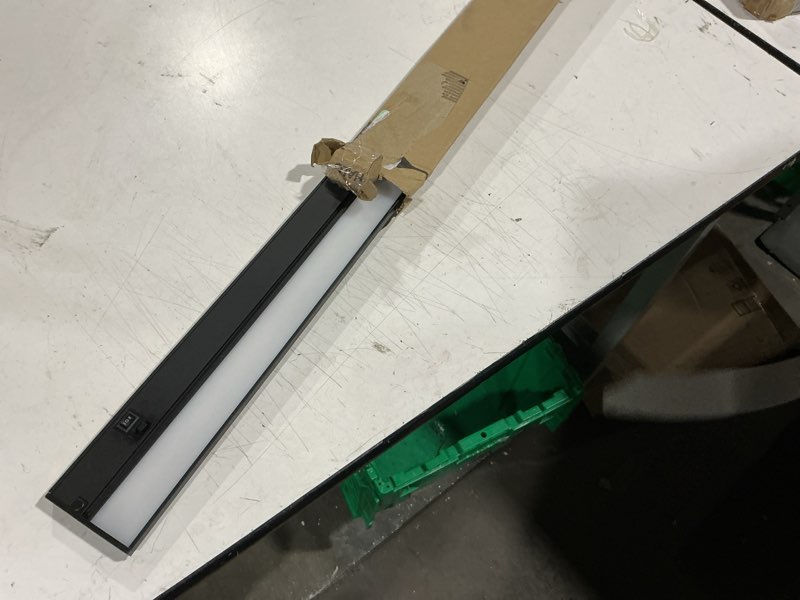 Condition photo showing Good Condition for lagom 40" direct wire dimmable led under cabinet lights, selectable 2700k/4000k/5000k, selectable brightness, black finish, uc0140bk27 black 40-inch