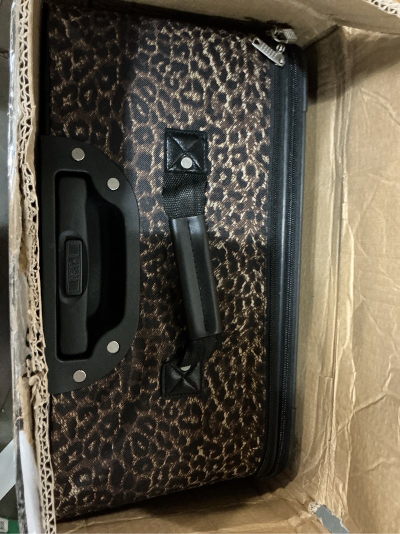 Condition photo showing Good Condition for rockland jungle softside upright luggage set, leopard, 4-piece set (14/19/24/28) 4-piece set (14/29/24/28) leopard standard packaging
