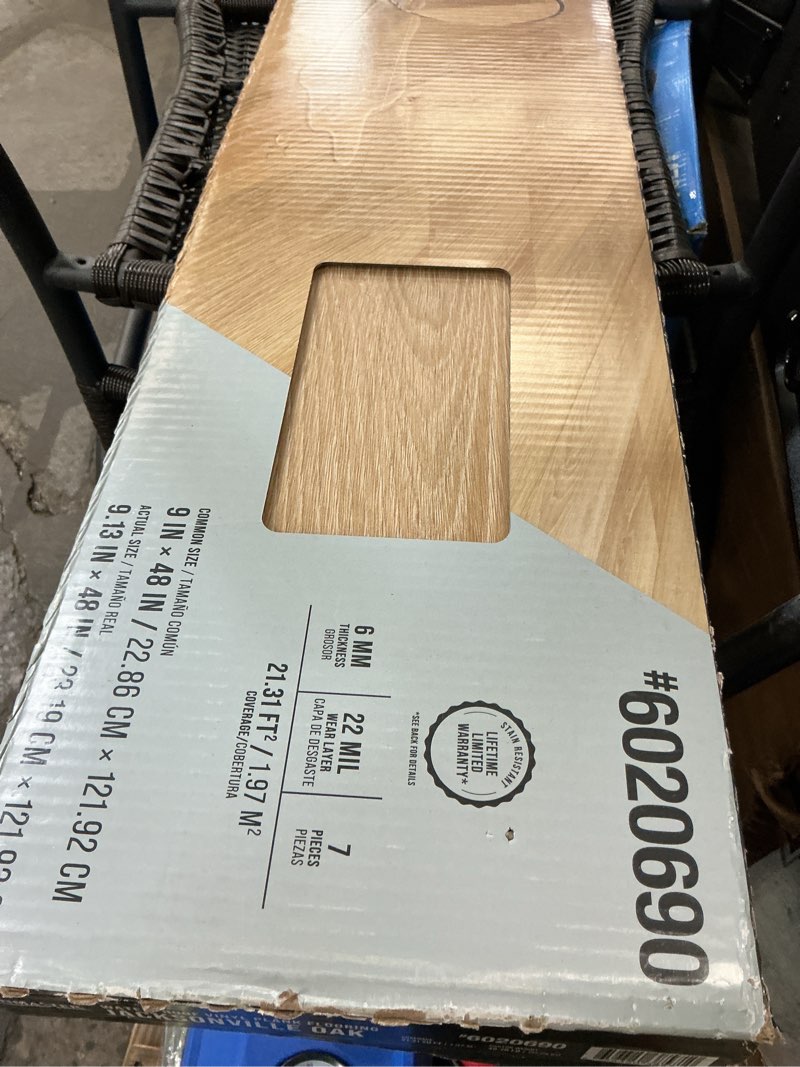 Condition photo showing Good Condition for stainmaster waterproof vinyl plank flooring jacksonville oak pisos de planchas de vinilo impermeables jacksonville oak 6 mm thickness grosor  22 mil wear layer capa de desgaste  7 pieces piezas  21.31 ft2 / 1.97 m²  coverage/cobertura