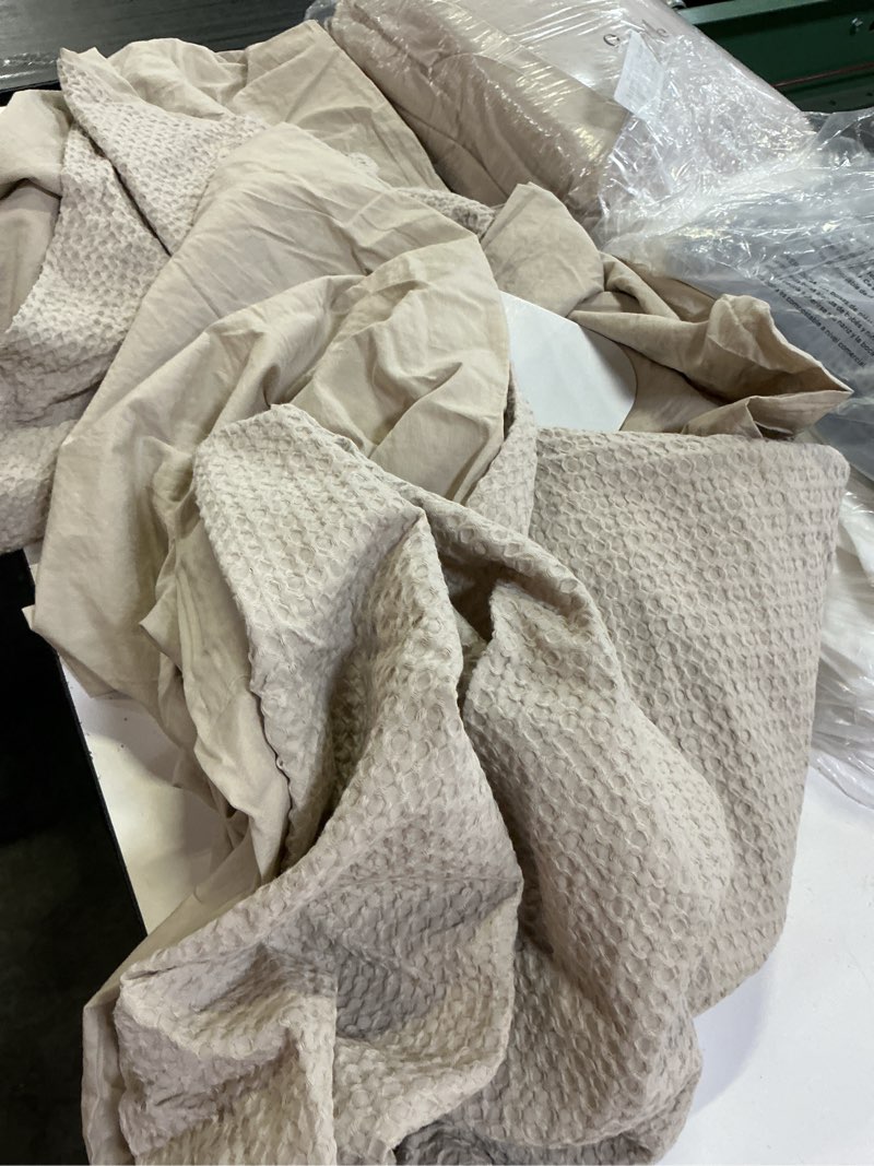 Condition photo showing Good Condition for organic waffle duvet cover set twin dove color 