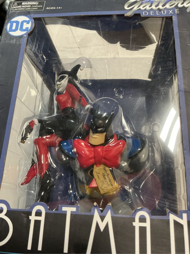 Condition photo showing New/Like New for batman animated series harley quinn pvc figure (other)