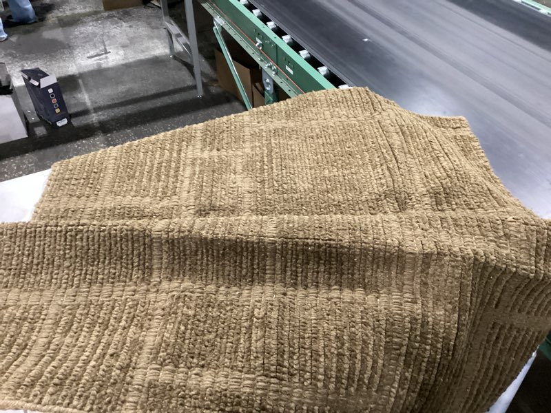 Condition photo showing As Is for loloi jeremiah brent greenwich collection grn-01 rust 4'-0" x 6'-0" accent rug