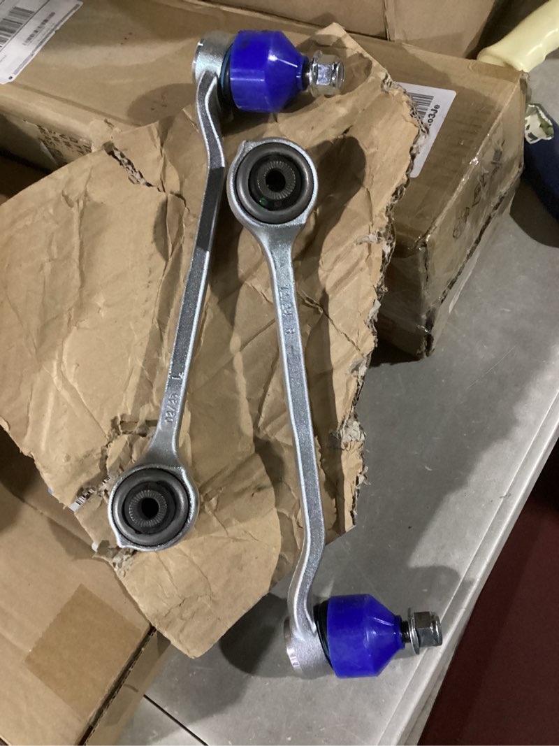 Condition photo showing Good Condition for MOOG VK01524 2 Pc Suspension Control Arm and Ball Joint Assembly Kit for BMW X5