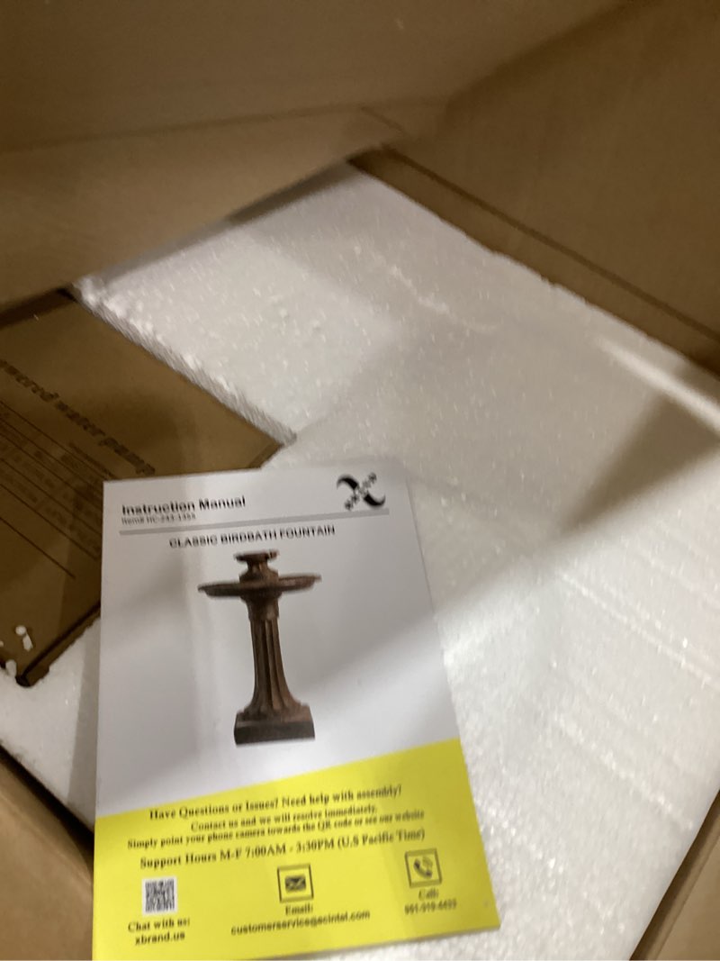 Classic birdbath fountain