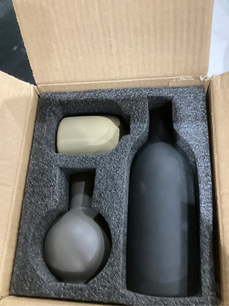 Condition photo showing Good Condition for Ceramic Vase, Flower Vases Set of 3 Living Room Decor, Farmhouse Decor, Decorative Vase for Home Coffee Table, Book Shelf, Kitchen, Bedroom Centerpiece Table Decorations Black