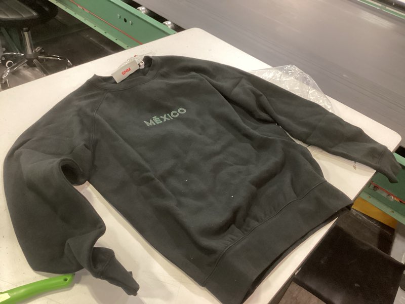 Condition photo showing New/Like New for Mexico black sweatshirt, xs