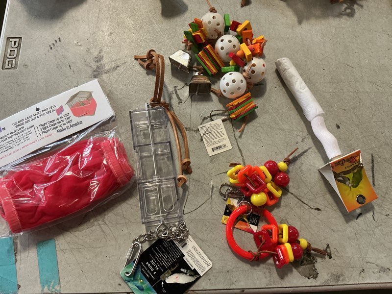 Condition photo showing New/Like New for Assortment of small pet items (Birds), Miscellaneus small, variety of items multiples pieces 5 pieces total