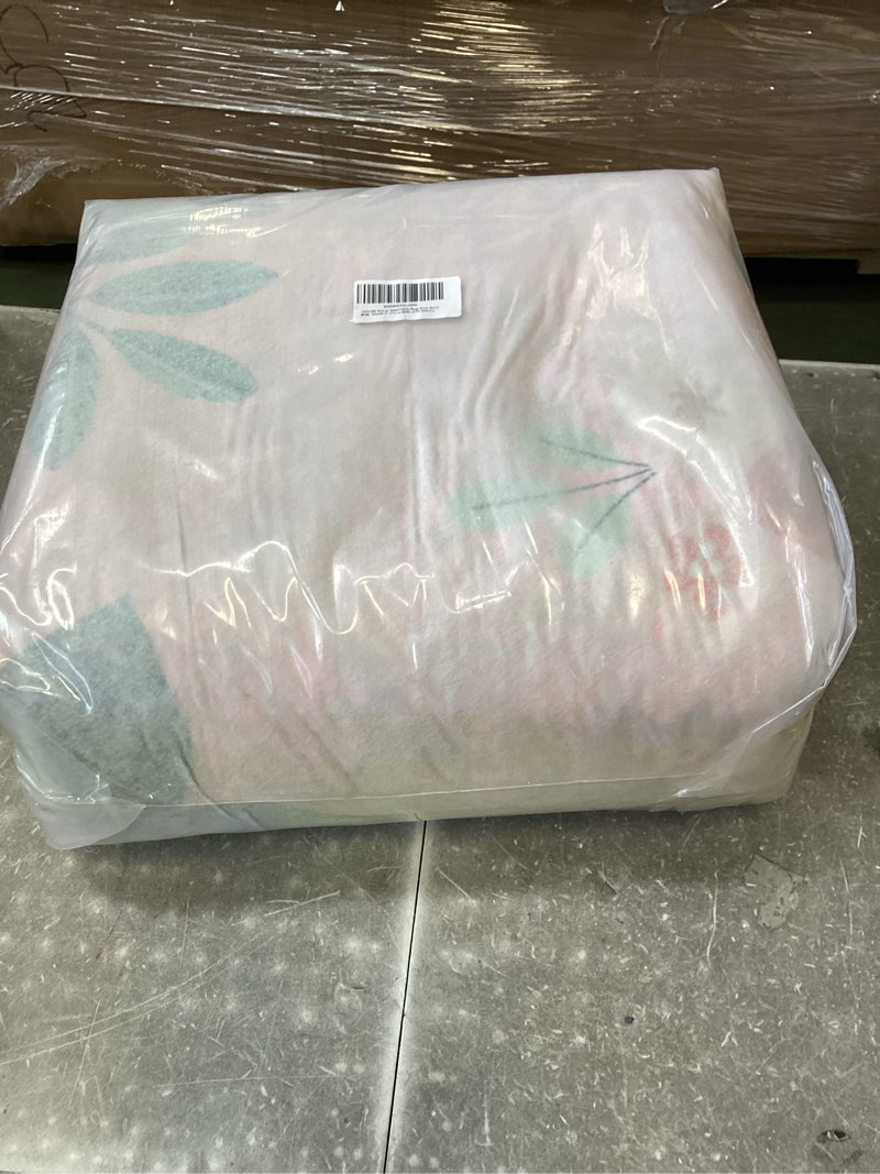 https://lotting-media.assets.bidfta.com/lotting_97796efc-ad2a-490b-a03f-babe567a05be