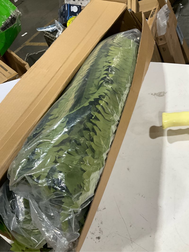 Condition photo showing Good Condition for artificial fern fronds