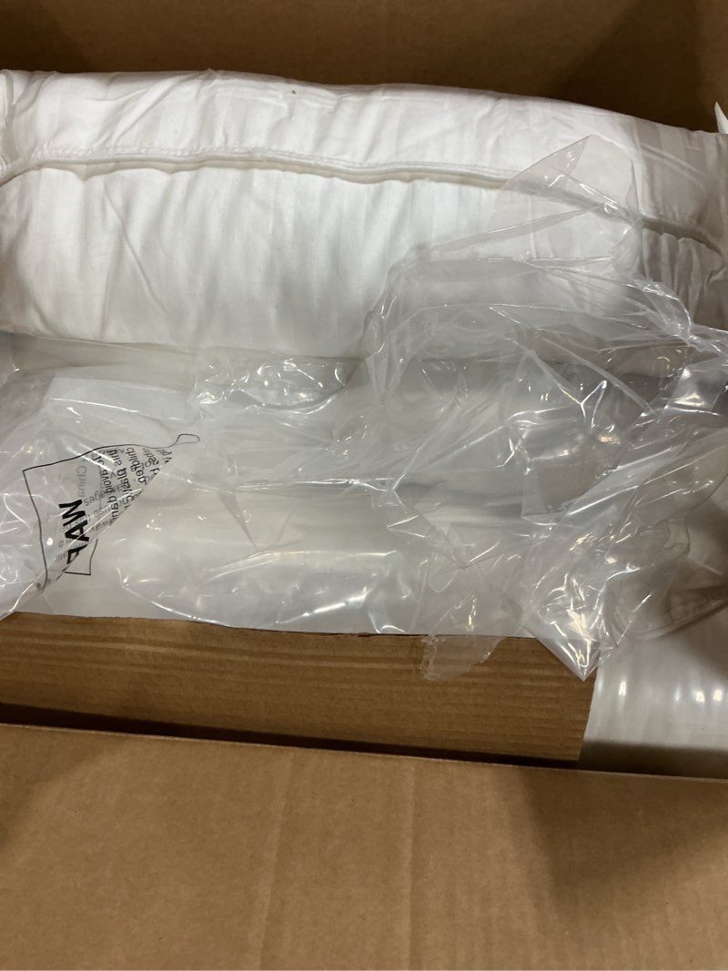Condition photo showing Good Condition for Beckham Hotel Collection Bed Pillows Standard/Queen Size Set of 2 - Original Soft Down Alternative Pillow for Sleeping - Soft Support for Back, Stomach or Side Sleepers Queen / Standard White