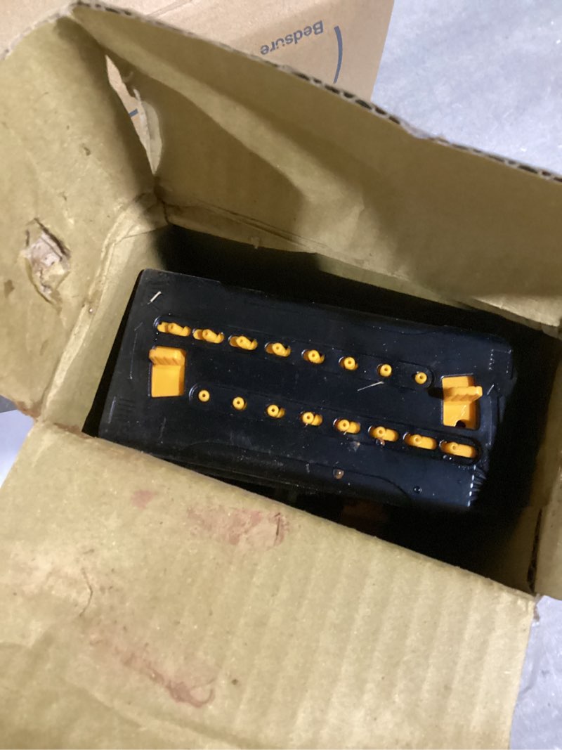 Condition photo showing New/Like New for Melnor 65137AMZ MiniMax Turbo Oscillating Sprinkler on Step Spike, 4000 sq. ft., 4-Way Adjustable, Quick Connect Bundle, Yellow QuickConnect Set Step Spike