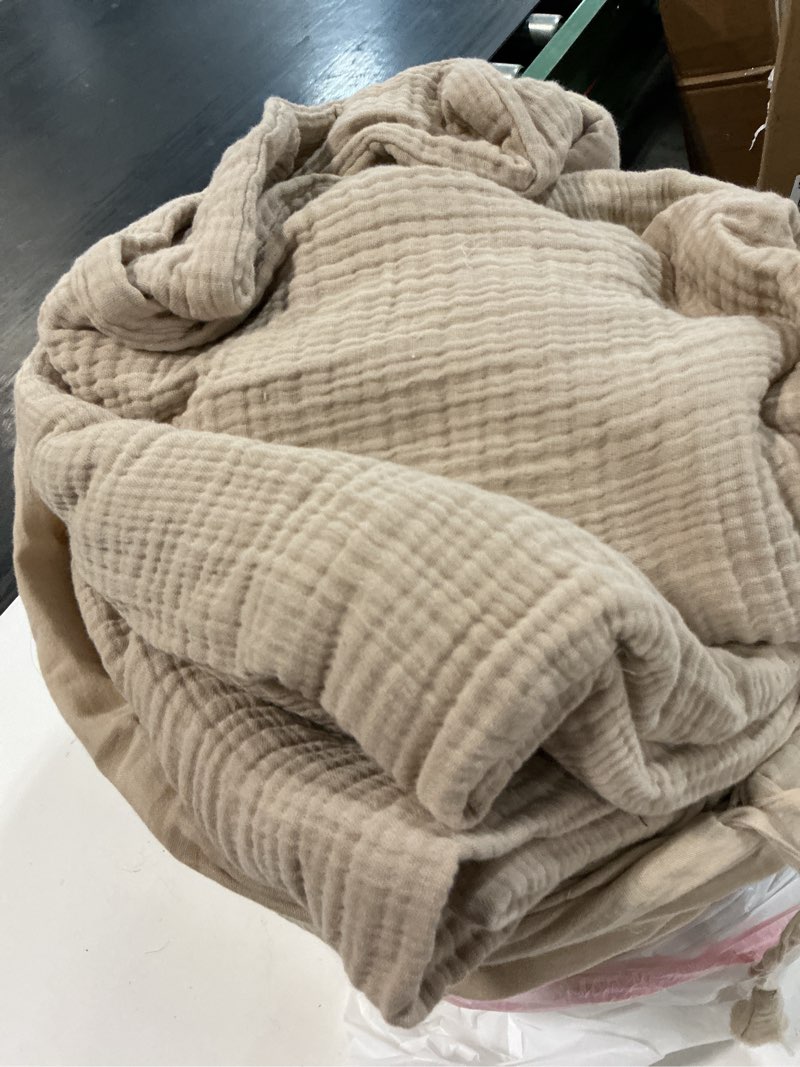 Condition photo showing Good Condition for organic cotton gauze duvet cover set, full/queen, dune