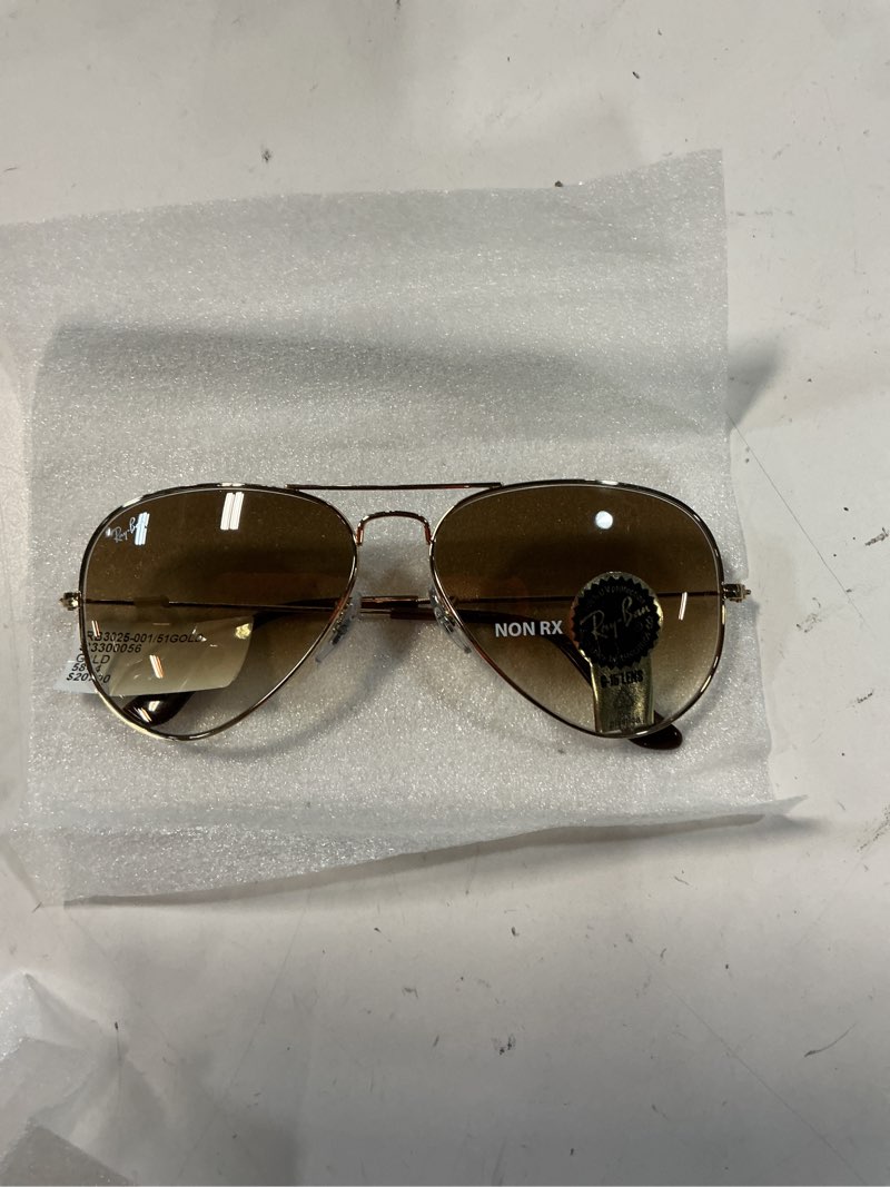 Condition photo showing Good Condition for ray-ban rb3025 classic aviator sunglasses