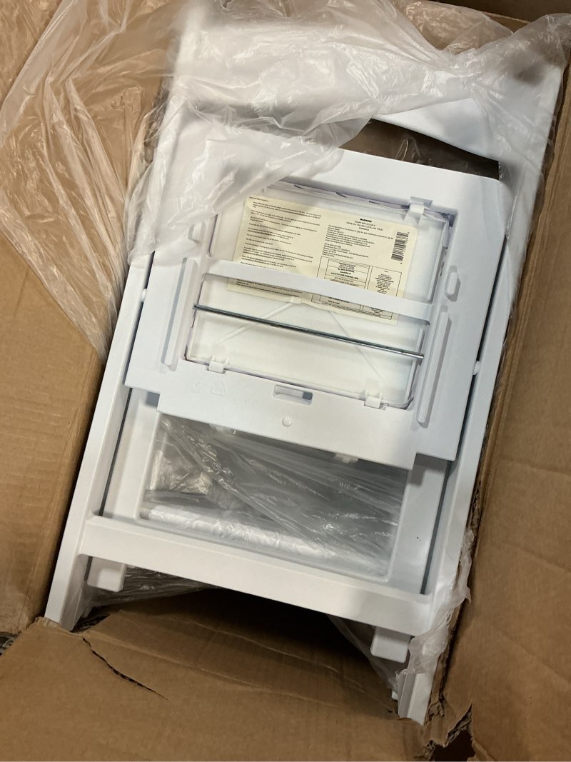 Condition photo showing Good Condition for Flash Furniture Hercules Series Kids Padded Folding Chairs for Children, Children's Event Seats with 264-lb. Static Weight Capacity, Set of 11, White White Set of 11