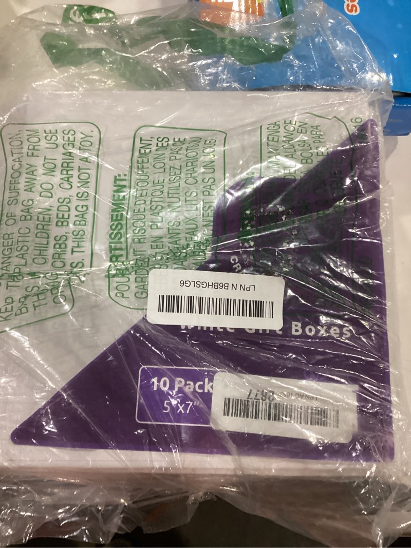 Condition photo showing New/Like New for Purple Q Crafts White Hard Gift Box with Magnetic Closure Lid 7" x 5" x 1.6" Rectangle Small Boxes For Gifts With White Glossy Finish (10 Boxes) 1 Count (Pack of 10)