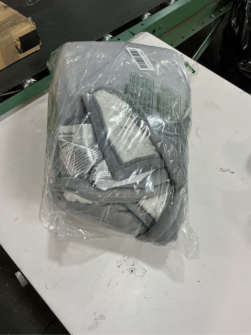 Condition photo showing Good Condition for Heated Blanket Twin Electric Blanket 62X84in - Fast Heating Blanket for Adults Ultra Soft Flannel & Warm Sherpa with 5 Heat Levels & 10 Hrs Timer, Machine Washable, Office Use for Winter(Gray) 03-gray Twin 62" x 84"
