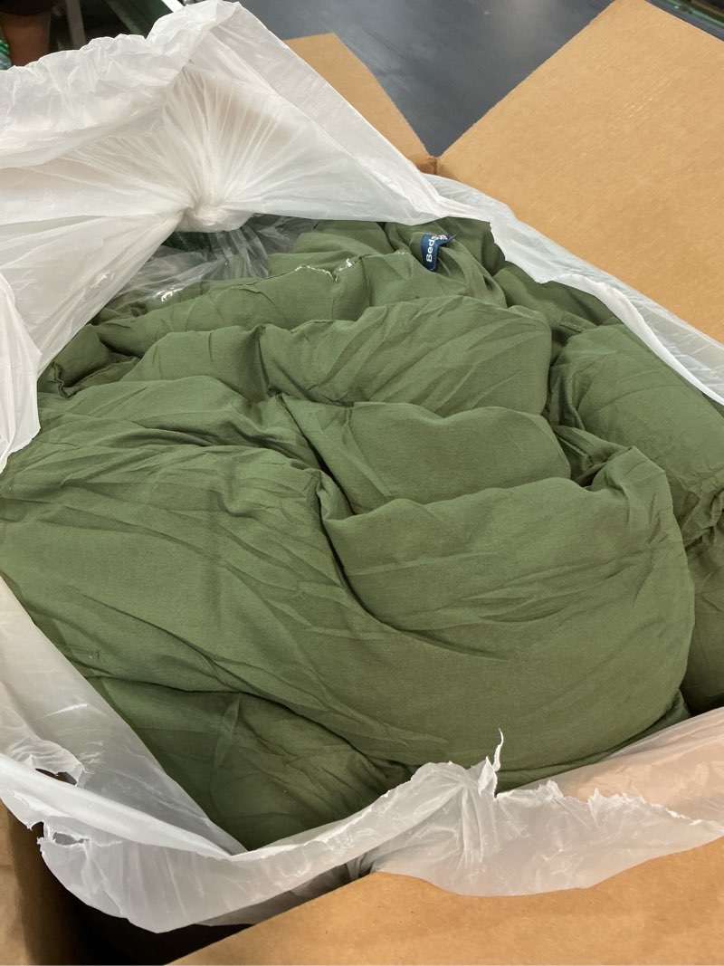 Condition photo showing Good Condition for bedsure comforter duvet insert - quilted comforters cal king size, all season duvet, down alternative bedding, with 8 tabs, gifts for women/men, olive green, california king 96 x 102 inches olive green california king