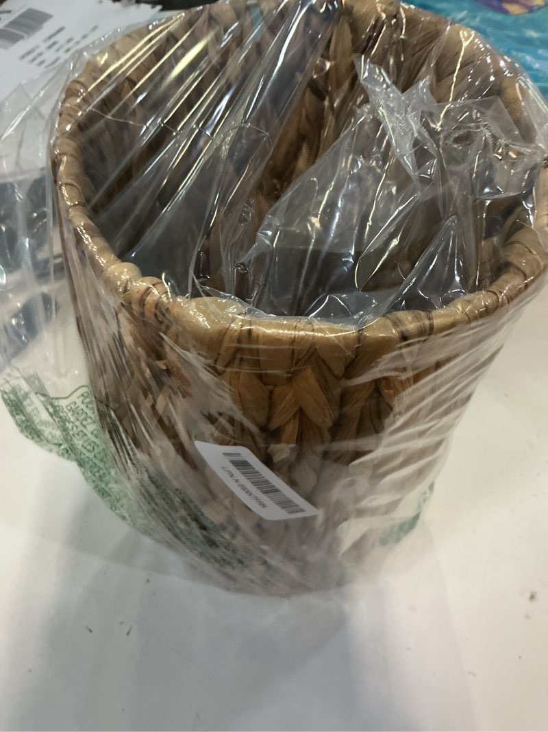 Condition photo showing Good Condition for coeusy wicker trash can,small bathroom trash can,water hyacinth wicker waste basket for bathroom,boho waste basket for bedroom,home office,compact spaces(2 gallon round)