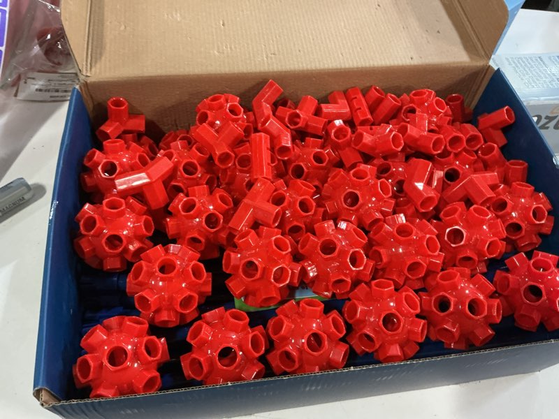 Condition photo showing Good Condition for V-Opitos Fort Building Kits for Kids, 140 PCS STEM Construction Toys, Christmas, Birthday Gifts for 4, 5, 6, 7, 8, 9, 10, 11, 12 Years Old Boys & Girls, Indoor & Outdoor Play Tent Activity