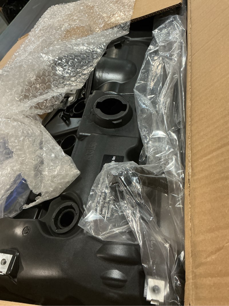 Condition photo showing Good Condition for mysmot 11127552281 valve cover with gasket & bolts for select 2007-2013 b-m-w