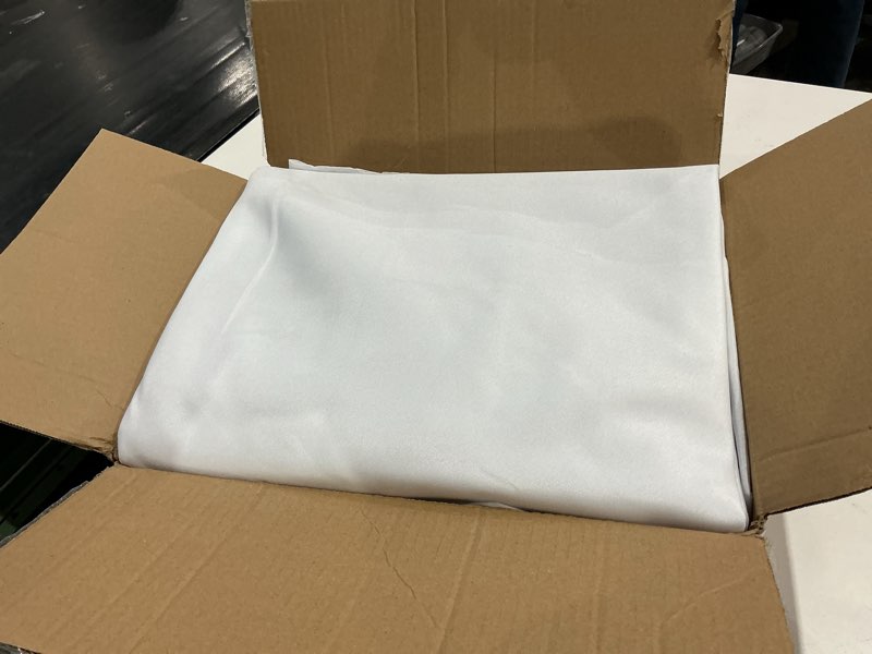 Condition photo showing Good Condition for fitable 6 pack white tablecloths for round tables - 108 inches in diameter - stain resistant and washable table clothes, polyester fabric table covers for wedding, party, banquet, formal events white 108 in round, 6 pack
