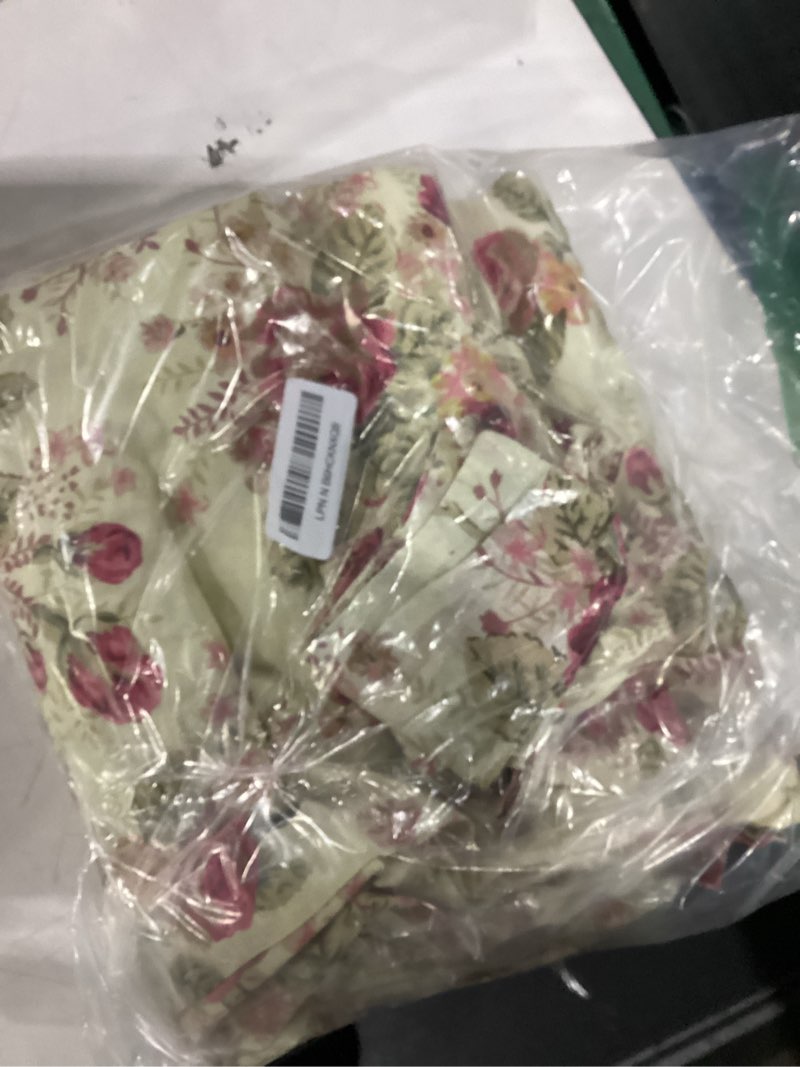 Condition photo showing Good Condition for Greenland Home Antique Rose 100% Cotton Curtain Panel Pair, 42 W x 84 L Inches Each, Set of 2 - Ecru 42"W x 84"L (Pack of 2) Ecru