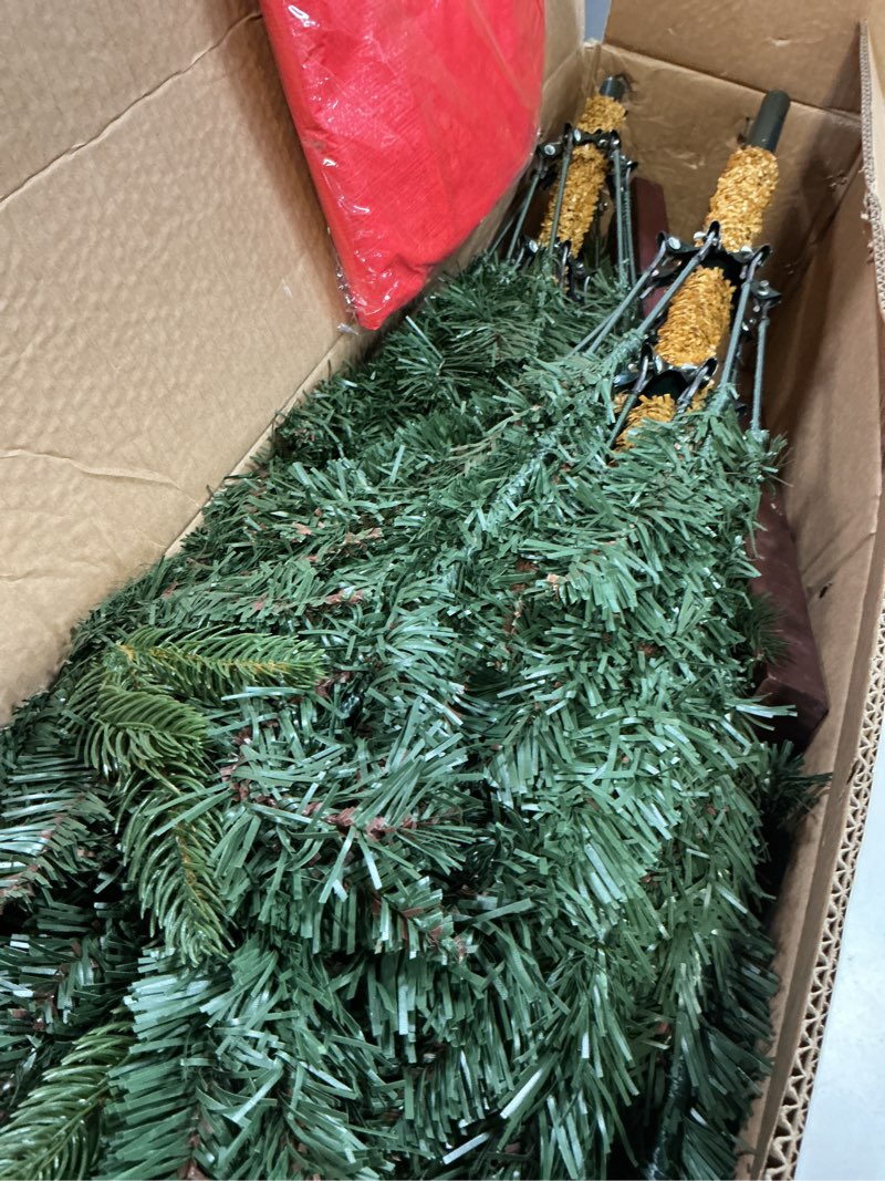 Condition photo showing Good Condition for 6ft Artificial Christmas Tree, 1152 Realistic Branch Tips, Easy Assembly Hinged Design, Includes Base