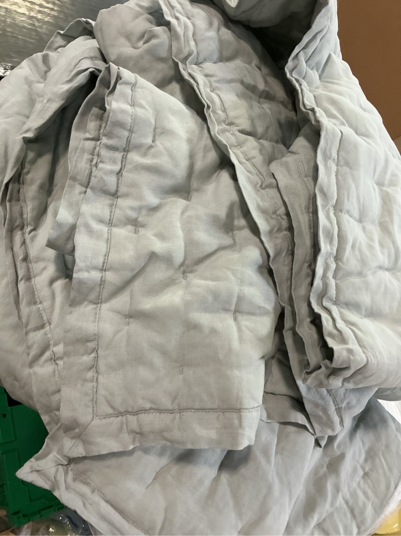 Condition photo showing As Is for european linen dream quilt set full queen quit 88inx92in 223cmx223cm