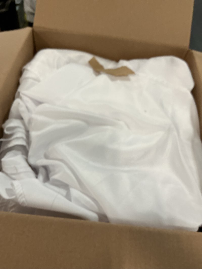 Condition photo showing As Is for 6-Pack White Round Tablecloths, 120 Inches, Stain-Resistant Polyester for 5-6 Ft Round Tables - Washable Table Covers for Weddings, Banquets, Birthday, Parties, Events