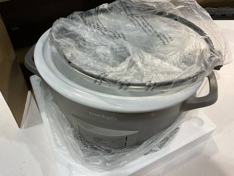 Condition photo showing Good Condition for crock-pot® design series 7-quart cook-and-carry programmable slow cooker with locking lid handle, gray