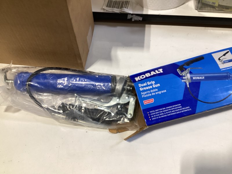 kobalt lever manual grease gun 18-in item #5144526 | model #kb488