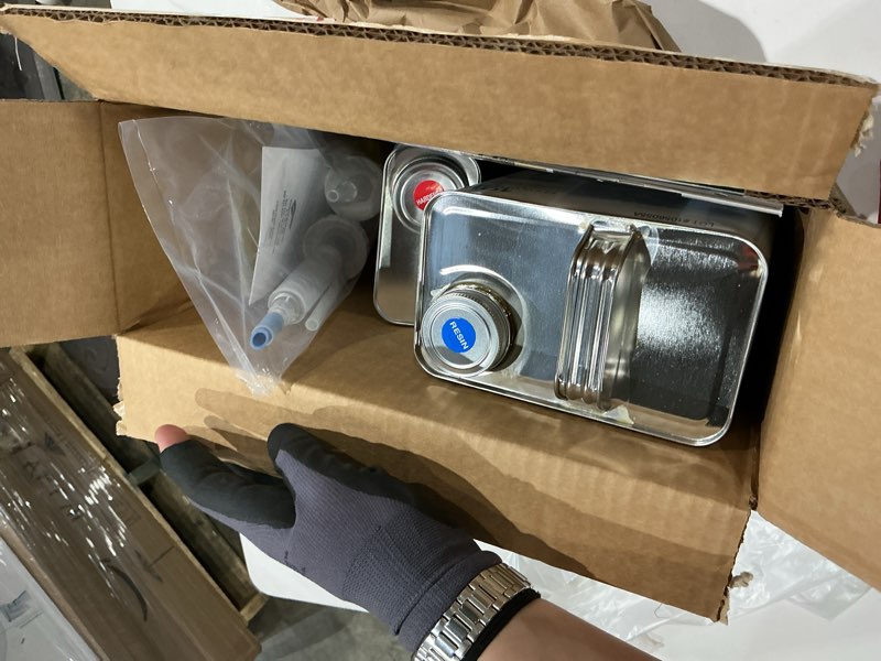 Condition photo showing New/Like New for west system 105-b epoxy resin bundle with 206-b slow epoxy hardener and 300 mini pumps epoxy metering 2-pack pump set