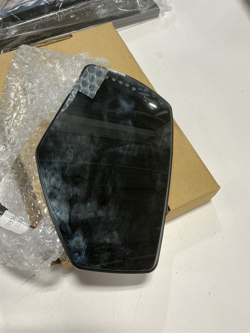 Condition photo showing Good Condition for KarParts360 For Chevy Silverado 2500/3500 HD 2015 16 17 18 2019 Mirror Glass Driver Side | w/Spotter Glass | w/LED Signal Light | Heated | Power | Replacement For GM1324146 | 22753637, 84499222_p Driver Side / Power / Heated / w/ LED Signal Light