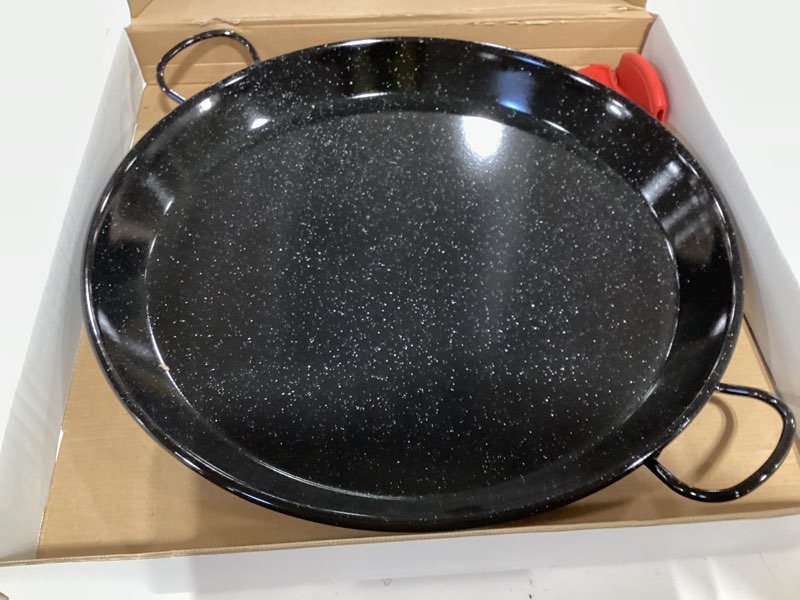 Condition photo showing As Is for caterline heavyweight round catering tray, 18-inch, black (25-count) 18"