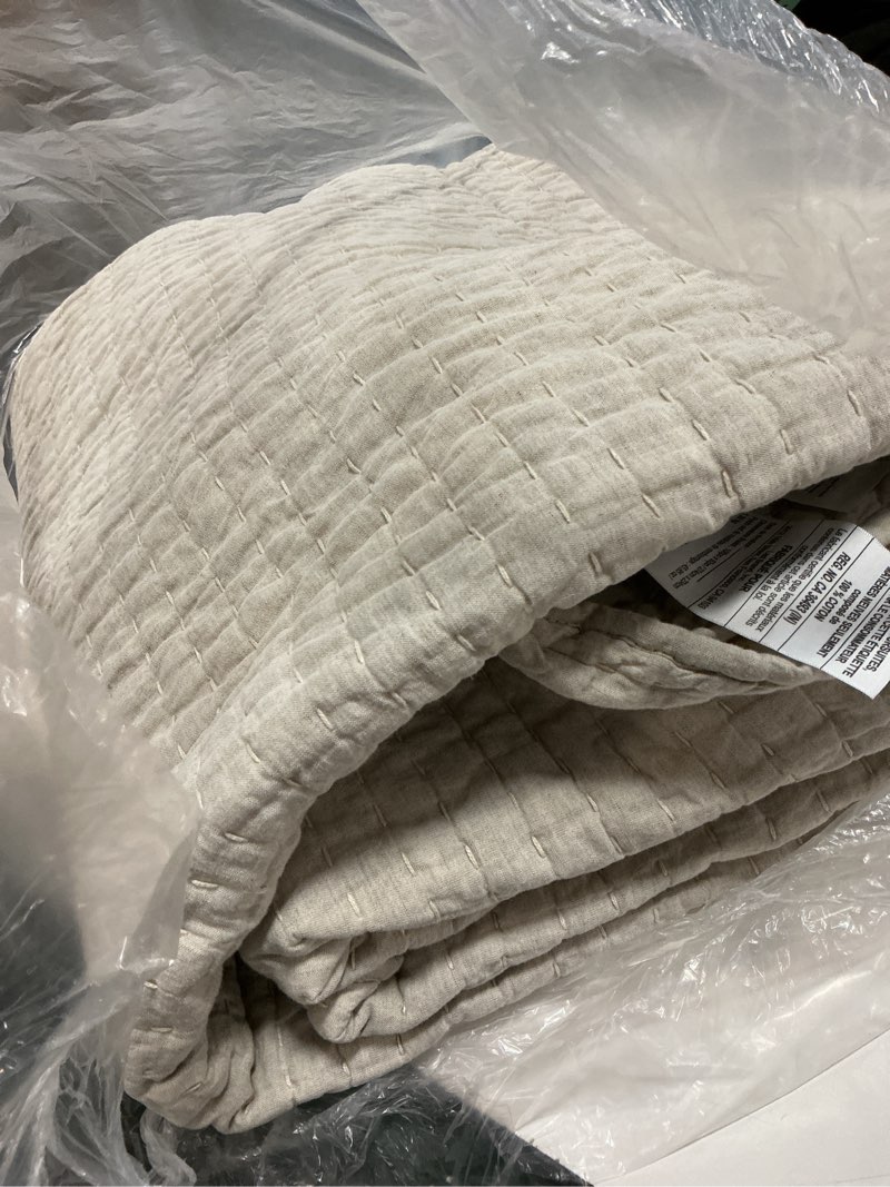 Condition photo showing New/Like New for european linen cotton stitch quilt(108inx92in)