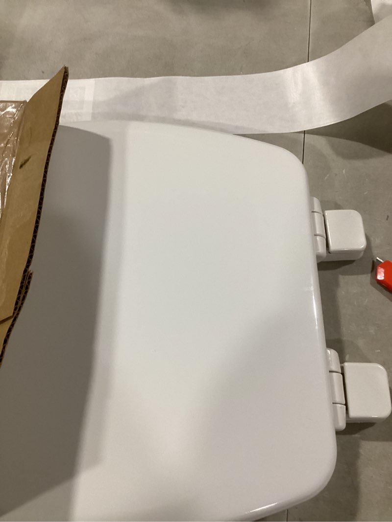 Condition photo showing Good Condition for mayfair linden slow close toilet seat, non slip heavy duty wood, easy install, elongated, white